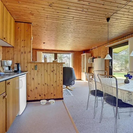 Three-bedroom In Σπίτι διακοπών Nordenbro Vesteregn